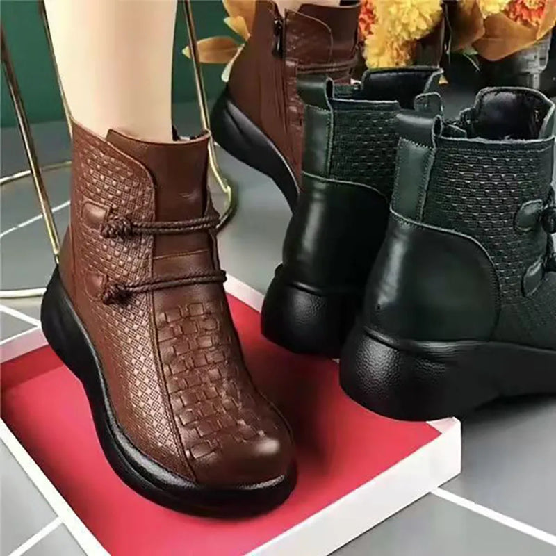 Bota Feminina Inverno com Forro de Lã Confortável em Couro