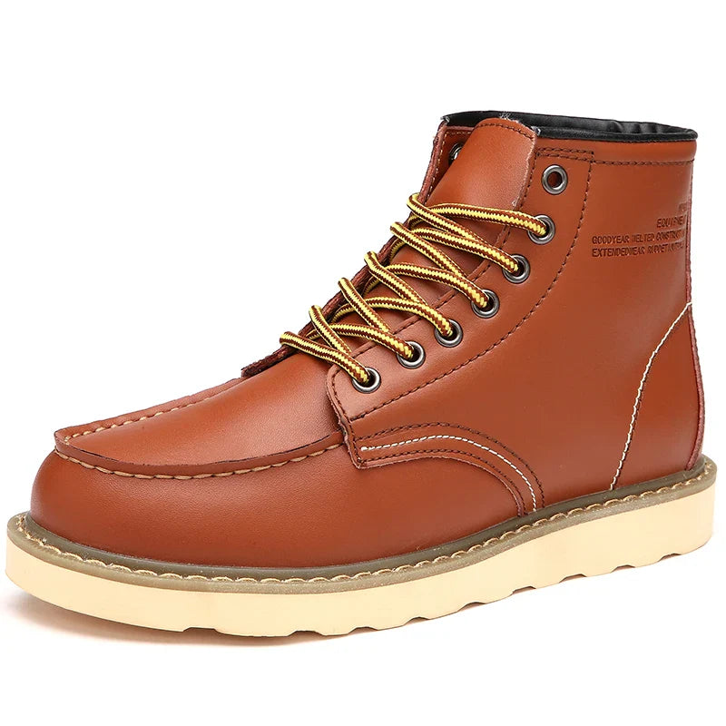 Bota de Couro Cat Masculina Frio