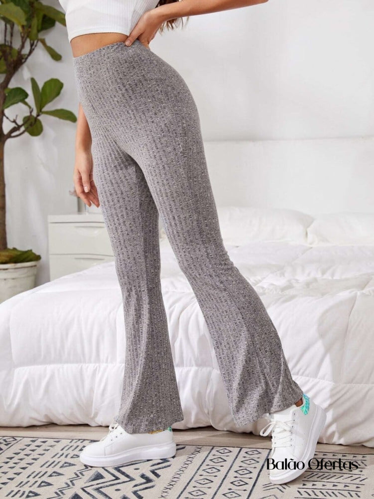 Calça Feminina Flare Confortável e Macia